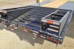 1. Self-cleaning angle iron beavertail