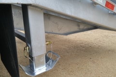 7. Drop Legs (Standard on Flatbed)