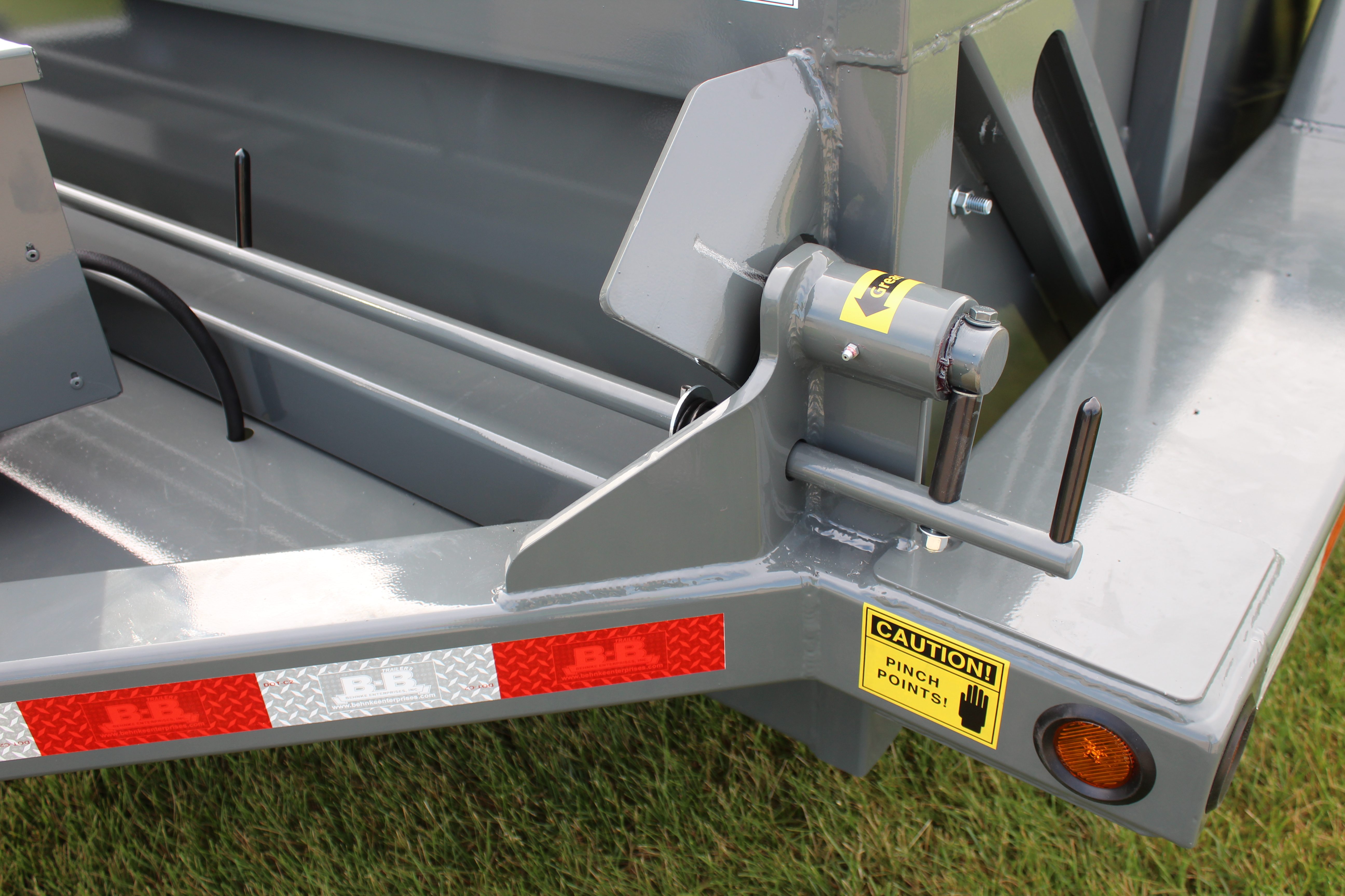 Single Axle Drop Down Trailers - Behnke Enterprises